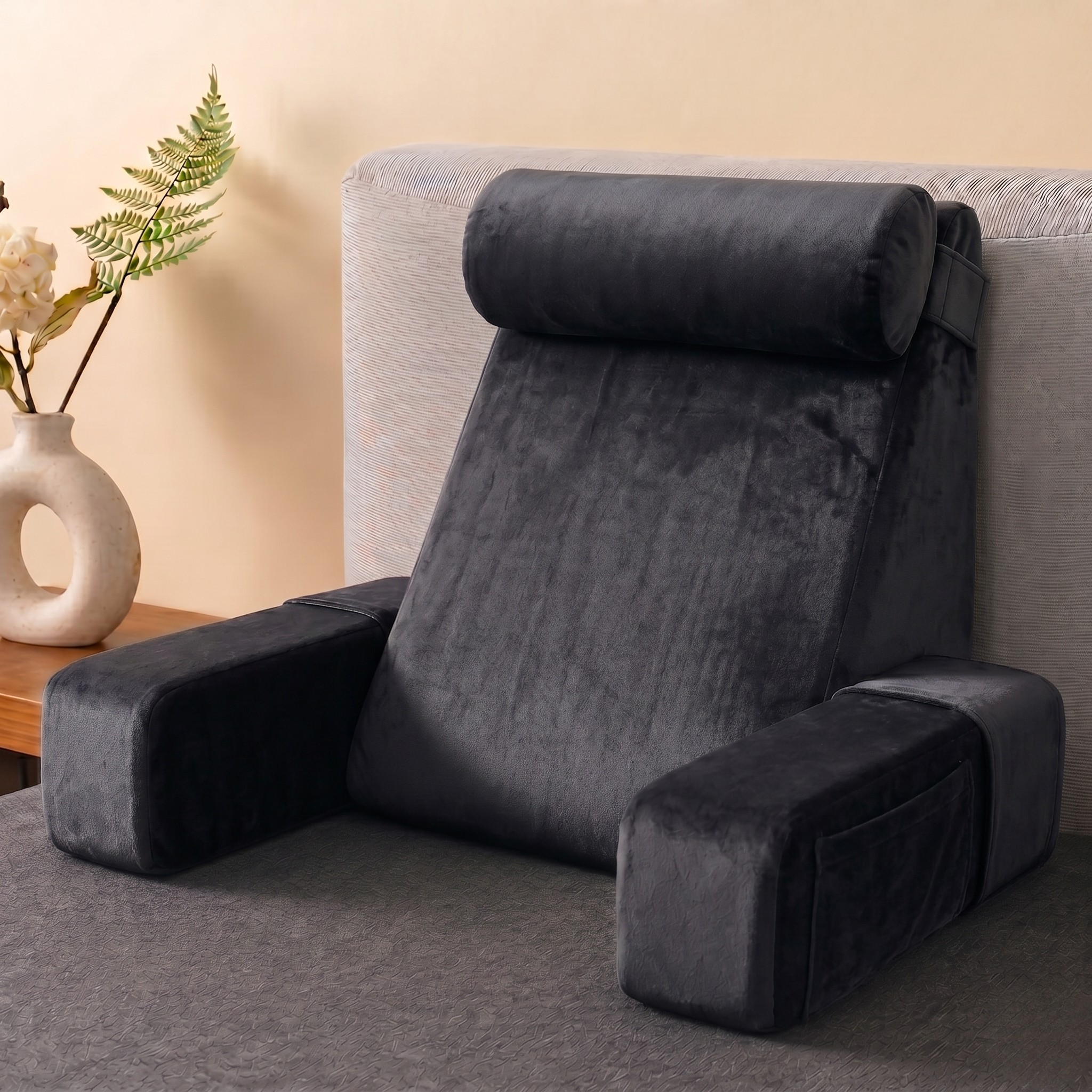 Reading Pillow / Grey