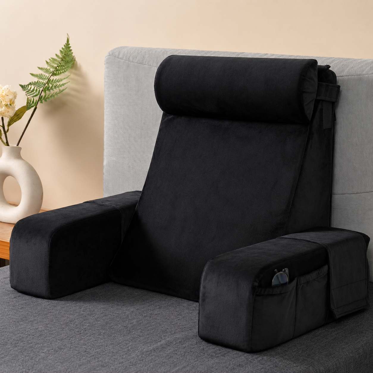 Reading Pillow / Black